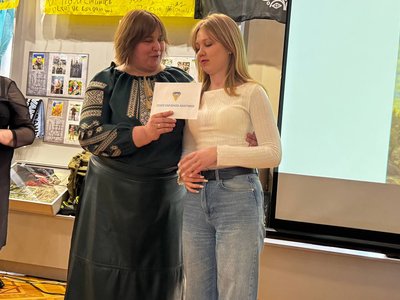 У Вінниці вручили стипендії дітям полеглих захисників У Вінниці вручили стипендії дітям полеглих захисників