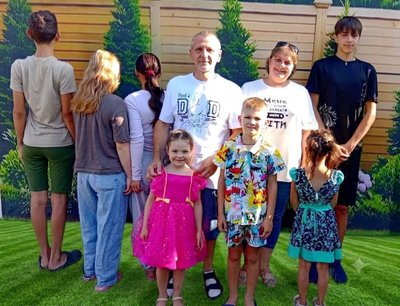 «Даємо їм можливість побути дітьми»: досвід патронатної родини з Вінниччини, яка прийняла десятьох дітей «Даємо їм можливість побути дітьми»: досвід патронатної родини з Вінниччини, яка прийняла десятьох дітей
