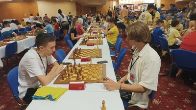 14-річний хмельничанин здобув "срібло" на чемпіонаті Європи зі швидких шахів 14-річний хмельничанин здобув "срібло" на чемпіонаті Європи зі швидких шахів