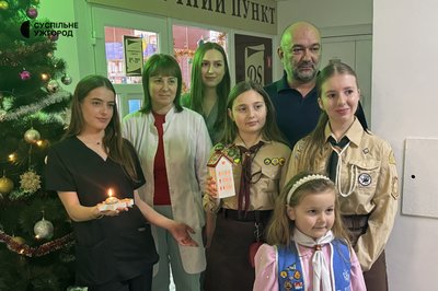 Ужгородські пластуни передали Вифлеємський вогонь миру у близько 20 закладів Ужгородські пластуни передали Вифлеємський вогонь миру у близько 20 закладів