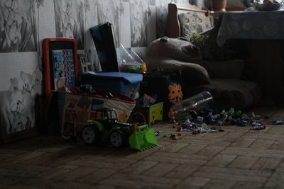“Я ж плити не підійму, а там лише ноги стирчали”: наслідки удару “шахедами” по Тростянцю “Я ж плити не підійму, а там лише ноги стирчали”: наслідки удару “шахедами” по Тростянцю