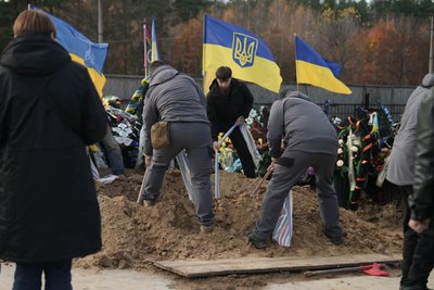 “Він вийшов з дуже важкого оточення”: у Сумах попрощалися з захисником Олексієм Николенком “Він вийшов з дуже важкого оточення”: у Сумах попрощалися з захисником Олексієм Николенком