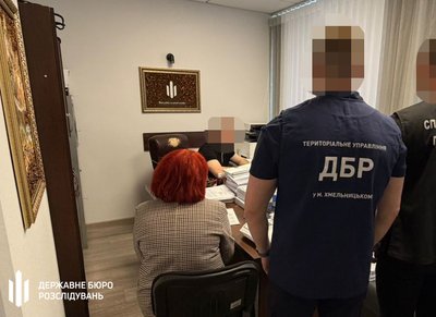 На Вінниччині викрили посадовців ТЦК, яких підозрюють у внесенні фіктивних даних до реєстру "Оберіг" На Вінниччині викрили посадовців ТЦК, яких підозрюють у внесенні фіктивних даних до реєстру "Оберіг"