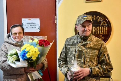 Звільненого з полону Василя Романчка зустріли у Гощанській громаді на Рівненщині Звільненого з полону Василя Романчка зустріли у Гощанській громаді на Рівненщині