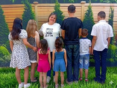 «Даємо їм можливість побути дітьми»: досвід патронатної родини з Вінниччини, яка прийняла десятьох дітей «Даємо їм можливість побути дітьми»: досвід патронатної родини з Вінниччини, яка прийняла десятьох дітей