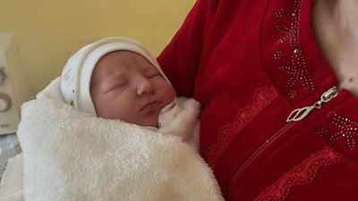 Новонароджена Вероніка Новонароджена Вероніка