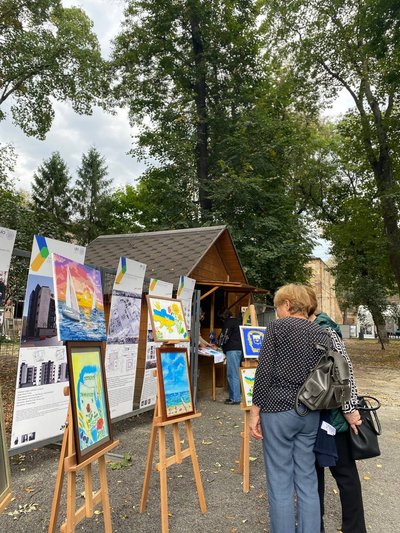 День Маріуполя, виставка творчих робіт "Місто, яке я люблю" День Маріуполя, виставка творчих робіт "Місто, яке я люблю"