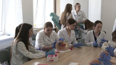 70 років Луганському медуніверситету: як працює заклад після релокації на Рівненщину 70 років Луганському медуніверситету: як працює заклад після релокації на Рівненщину