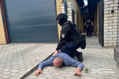 Продавали поштою: на Черкащині затримали чотирьох підозрюваних у наркобізнесі Продавали поштою: на Черкащині затримали чотирьох підозрюваних у наркобізнесі