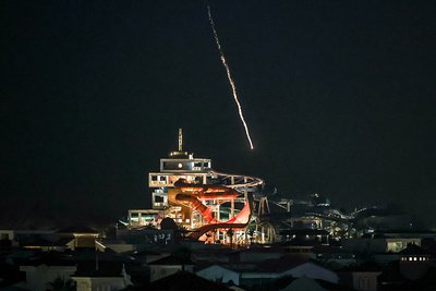 Ракета падає в Дубаї