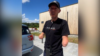 У Львові ветеран з чотирма ампутаціями знову сів за кермо авто У Львові ветеран з чотирма ампутаціями знову сів за кермо авто