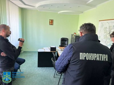 У Рівному на хабарі викрили директора комунального закладу У Рівному на хабарі викрили директора комунального закладу