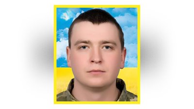 На Чернігівщині попрощалися з трьома захисниками: Андрієм Стрільцем, Артемом Волковим та Сергієм Клопотом На Чернігівщині попрощалися з трьома захисниками: Андрієм Стрільцем, Артемом Волковим та Сергієм Клопотом