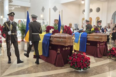 У Києві відспівали лідера ОУН Андрія Мельника та його дружину У Києві відспівали лідера ОУН Андрія Мельника та його дружину