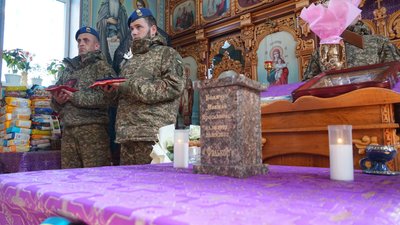 У Мукачеві попрощалися із захисником Маріуполя Василем Бодячуком У Мукачеві попрощалися із захисником Маріуполя Василем Бодячуком