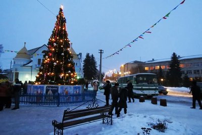ялинка в підволочиську ялинка в підволочиську