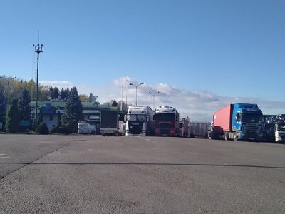 Понад 1000 вантажівок на в'їзд в Україну: ситуація на ПП "Шегині-Медика" Понад 1000 вантажівок на в'їзд в Україну: ситуація на ПП "Шегині-Медика"