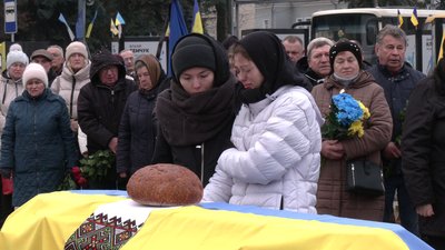 З 57-річним солдатом Олександром Липовим попрощалися у Рівному З 57-річним солдатом Олександром Липовим попрощалися у Рівному