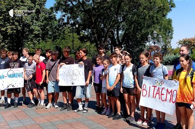 Фехтувальниці Аліна Комащук та Олена Кравацька повернулися до Одеси: як зустрічали переможниць Олімпійських ігор Фехтувальниці Аліна Комащук та Олена Кравацька повернулися до Одеси: як зустрічали переможниць Олімпійських ігор