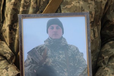 “Жив і загинув в селі Попівка” В Охтирці попрощались з Євгенієм Тимошенком “Жив і загинув в селі Попівка” В Охтирці попрощались з Євгенієм Тимошенком