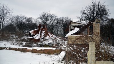 Розділені "бетонкою" й об’єднані обстрілами: як живуть жителі мікрорайонів Півці та Олександрівка у Чернігові Розділені "бетонкою" й об’єднані обстрілами: як живуть жителі мікрорайонів Півці та Олександрівка у Чернігові