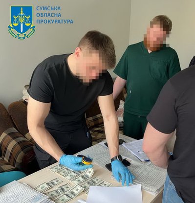 "Вирішив підзаробити на ухилянтах". Судитимуть завідувача одного з відділень сумської лікарні "Вирішив підзаробити на ухилянтах". Судитимуть завідувача одного з відділень сумської лікарні