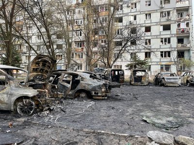 Російська армія вдарила по Дніпру безпілотниками: що відбувається на місці атаки Російська армія вдарила по Дніпру безпілотниками: що відбувається на місці атаки