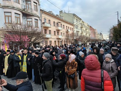 перехід з УПЦ МП до ПЦУ на вулиці Ольги Кобилянської. Чернівці, 16 лютого, 2025 рік перехід з УПЦ МП до ПЦУ на вулиці Ольги Кобилянської. Чернівці, 16 лютого, 2025 рік
