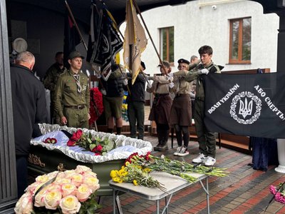 У Черкасах попрощалися із громадським діячем Ігорем Ведмедем У Черкасах попрощалися із громадським діячем Ігорем Ведмедем