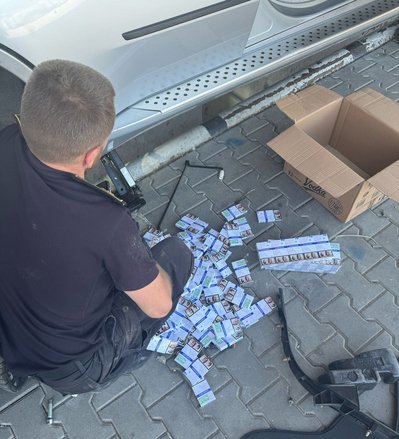 У закарпатця митники вилучили авто BMW X5, через приховані понад 1500 пачок сигарет У закарпатця митники вилучили авто BMW X5, через приховані понад 1500 пачок сигарет