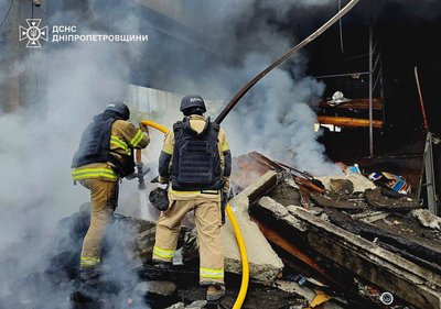 По Дніпру вдарили ракетами, Нікопольщину та Синельниківщину атакували артилерією й БпЛА. Є поранені По Дніпру вдарили ракетами, Нікопольщину та Синельниківщину атакували артилерією й БпЛА. Є поранені