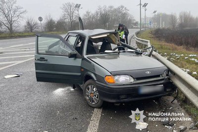 Зіткнулися легковик та вантажівка: у ДТП на Черкащині отримала травми 11-річна дівчинка Зіткнулися легковик та вантажівка: у ДТП на Черкащині отримала травми 11-річна дівчинка