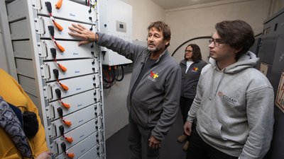 Зможуть економити понад 5 тисяч євро на рік: у двох лікарнях Чернігівщини встановили гібридні сонячні електростанції Зможуть економити понад 5 тисяч євро на рік: у двох лікарнях Чернігівщини встановили гібридні сонячні електростанції