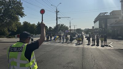 "Пам'ять — це дії": у Миколаєві вшанували загиблих військових хвилиною мовчання "Пам'ять — це дії": у Миколаєві вшанували загиблих військових хвилиною мовчання