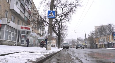 “За всю війну я ні разу не була в бомбосховищі, вони недоступні”: як в Сумах розв'язують питання безбар’єрності “За всю війну я ні разу не була в бомбосховищі, вони недоступні”: як в Сумах розв'язують питання безбар’єрності
