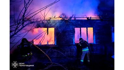 На Чернігівщині двоє чоловіків загинули у будинку через пожежу На Чернігівщині двоє чоловіків загинули у будинку через пожежу