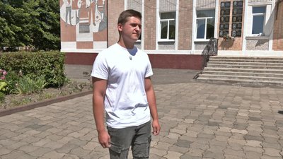 "Бронювали хлопців ще з 9 класу": як волинські школярі готуються танцювати вальс на останньому дзвонику "Бронювали хлопців ще з 9 класу": як волинські школярі готуються танцювати вальс на останньому дзвонику