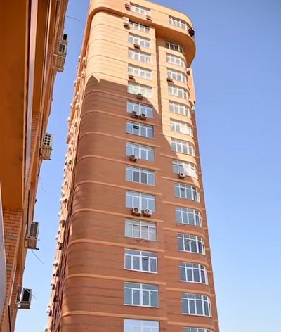 В Одесі відновили будинок на вулиці Середній, який постраждав від ракетного удару РФ