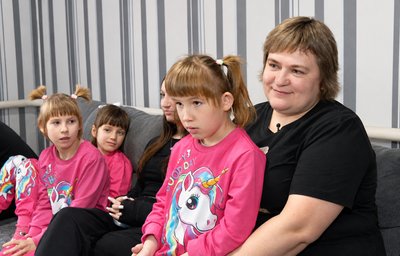 «В нас як в мурашнику»: родина з Волині виховує 13 дітей, з яких 10 — прийомні «В нас як в мурашнику»: родина з Волині виховує 13 дітей, з яких 10 — прийомні