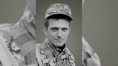 На Чернігівщині поховали трьох військових ЗСУ — Олександра Ігнатушка, Павла Ліфера та Володимира Іпатка На Чернігівщині поховали трьох військових ЗСУ — Олександра Ігнатушка, Павла Ліфера та Володимира Іпатка