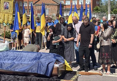 “Хотів стати дитячим тренером”: на Буковині попрощались із майстром спорту Миколою Мельником