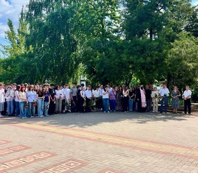 У Чорноморську відкрили меморіальну дошку загиблому військовому Олександру Димитрієву У Чорноморську відкрили меморіальну дошку загиблому військовому Олександру Димитрієву