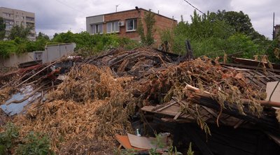 Замість згарища – смітник. У Дніпрі мешканці вулиці Чернікова скаржаться на стихійне звалище Замість згарища – смітник. У Дніпрі мешканці вулиці Чернікова скаржаться на стихійне звалище