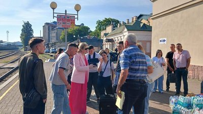 Студенти та викладачі Кіцманського фахового коледжу у Чернівцях Студенти та викладачі Кіцманського фахового коледжу у Чернівцях