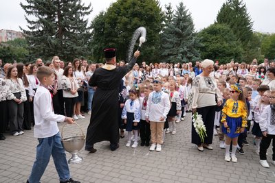 Перший дзвоник, Івано-Франківськ, ліцей № 20 Перший дзвоник, Івано-Франківськ, ліцей № 20