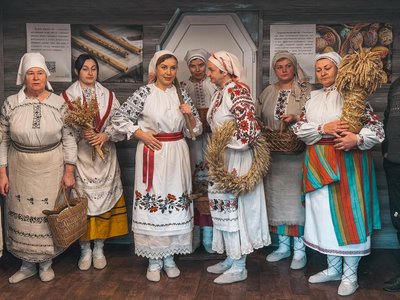 Хустка, вертеп, борщ з вишнями та обряд Івана Купала: традиції хочуть внести в обласний перелік елементів НКС Рівненщини Хустка, вертеп, борщ з вишнями та обряд Івана Купала: традиції хочуть внести в обласний перелік елементів НКС Рівненщини