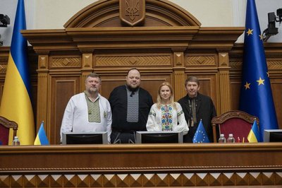 У топі найбагатших нардепів: про роботу і доходи Олега Кулініча з Полтавщини У топі найбагатших нардепів: про роботу і доходи Олега Кулініча з Полтавщини