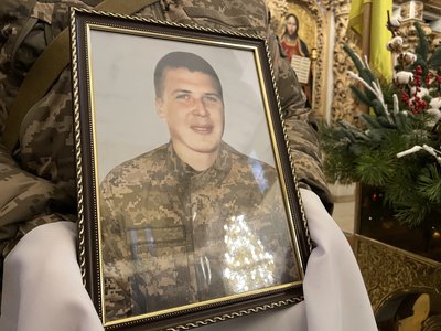 У Полтаві прощаються із захисником України Петром Секретарем У Полтаві прощаються із захисником України Петром Секретарем
