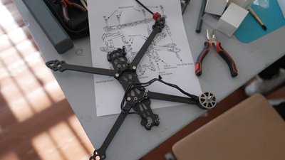 На Вінниччині школярі збирають дрони для фронту: за рік виготовили 30 безпілотників На Вінниччині школярі збирають дрони для фронту: за рік виготовили 30 безпілотників