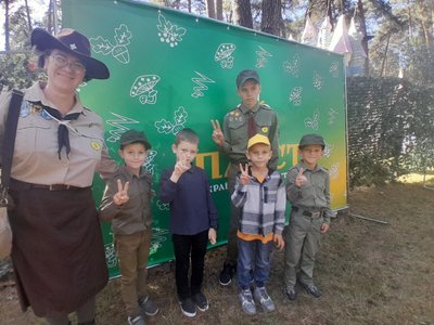 У Житомирі відкрили новий пластовий рік: зібралися близько 200 пластунів та їхніх рідних У Житомирі відкрили новий пластовий рік: зібралися близько 200 пластунів та їхніх рідних